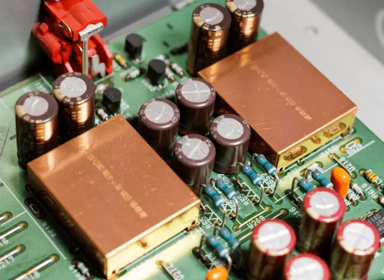 Platine im inneren eines Marantz CD63SE